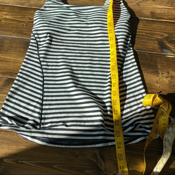 lululemon striped amala tank top size 4 - Picture 11 of 11